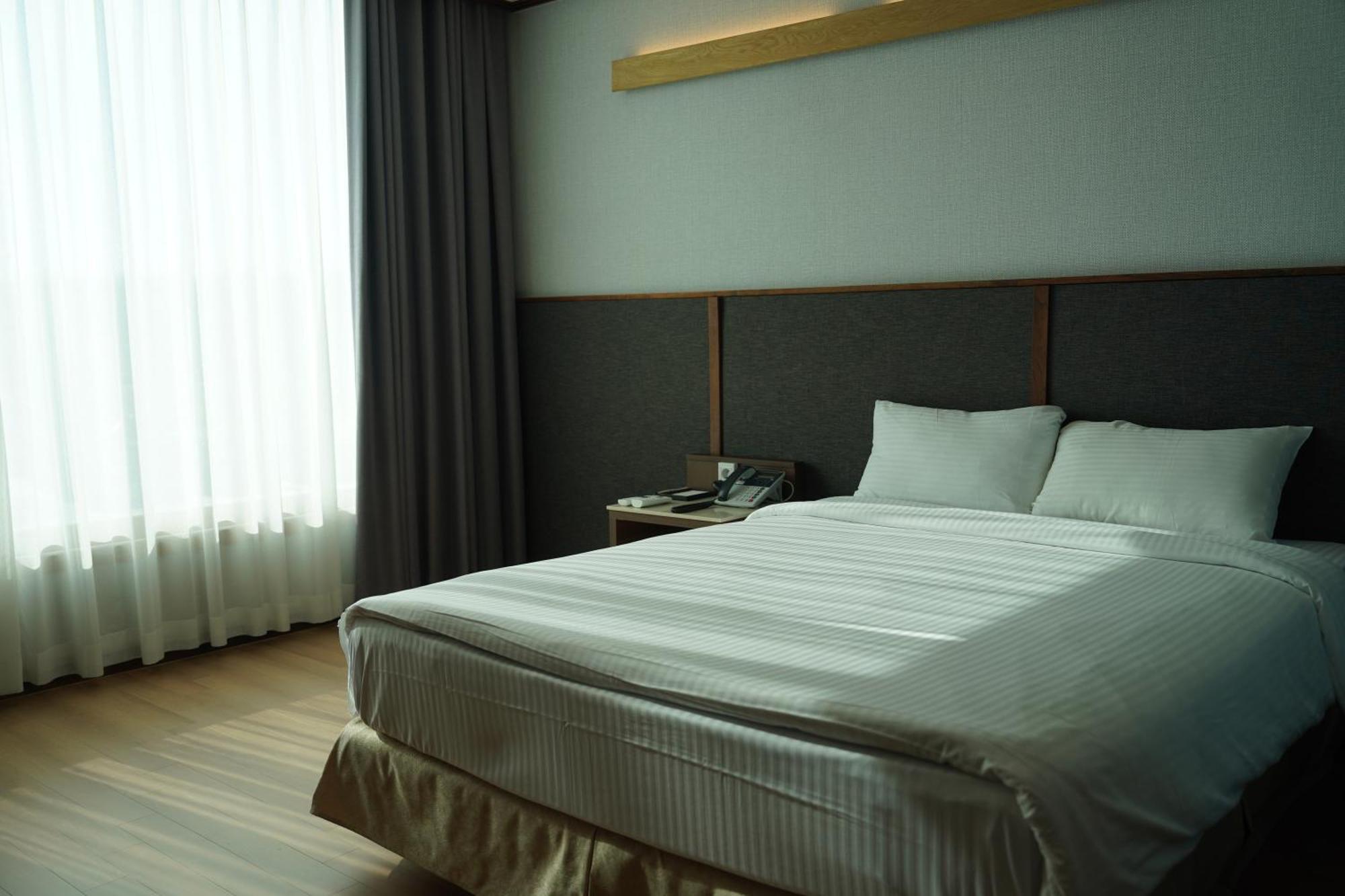 Sacheon Grand Tourist Hotel Экстерьер фото